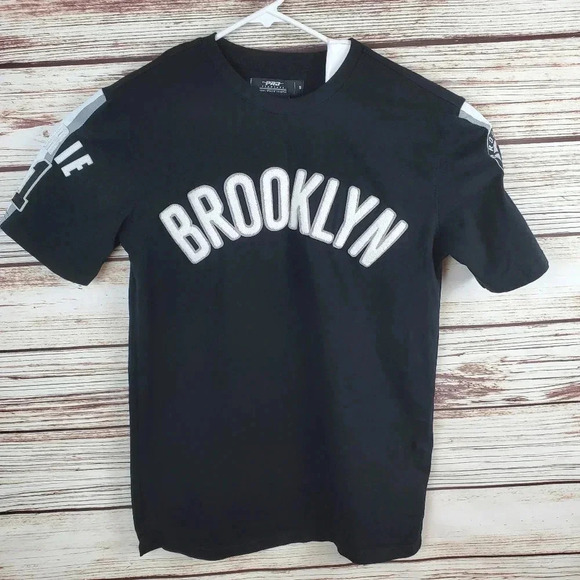 Pro Standard Brooklyn Nets NBA Men's Small #11 Kyrie Irving Playoffs Tee T-Shirt - Picture 1 of 12